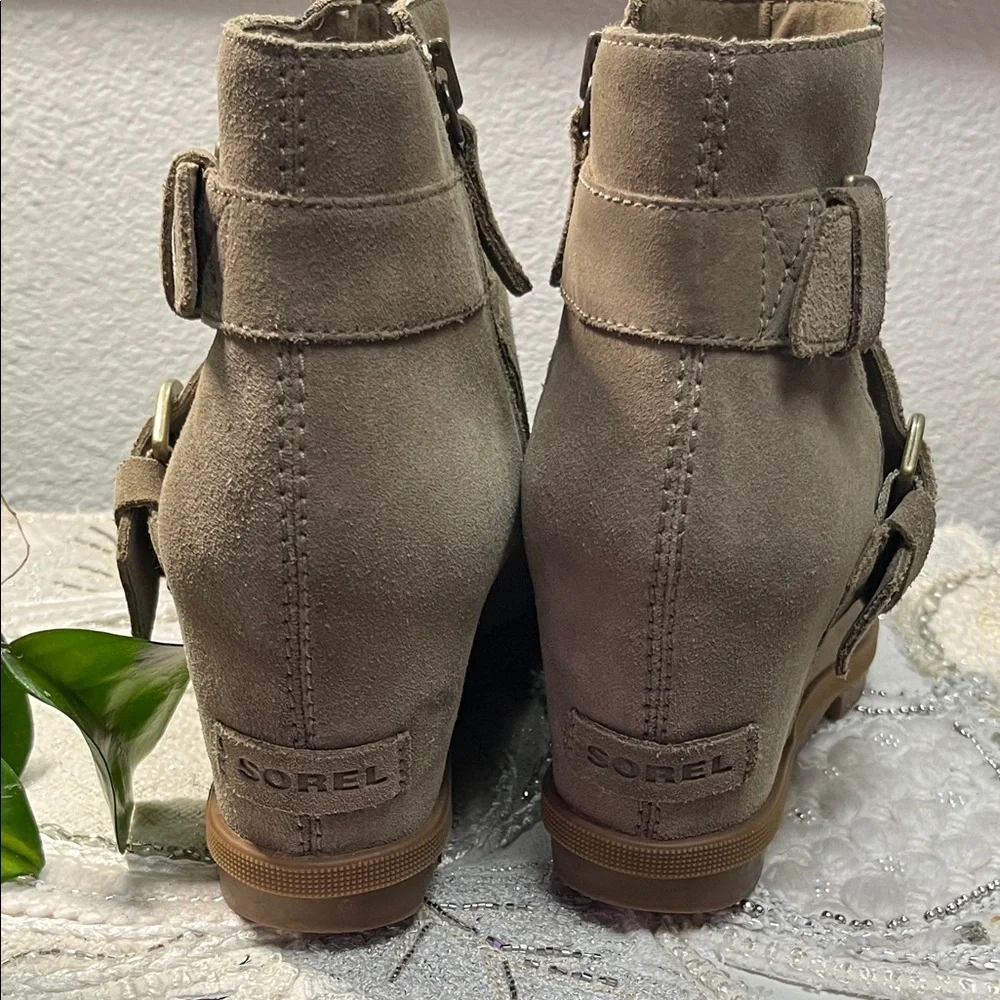 Sorel Women's Joan of Arctic Wedge II Buckle Boots - Khaki {Size 11}